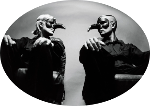 Karin and Olof Dreijer in bird masks